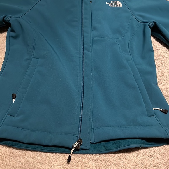 Like new North Face Apex Bionic soft shell jacket - Picture 4 of 8
